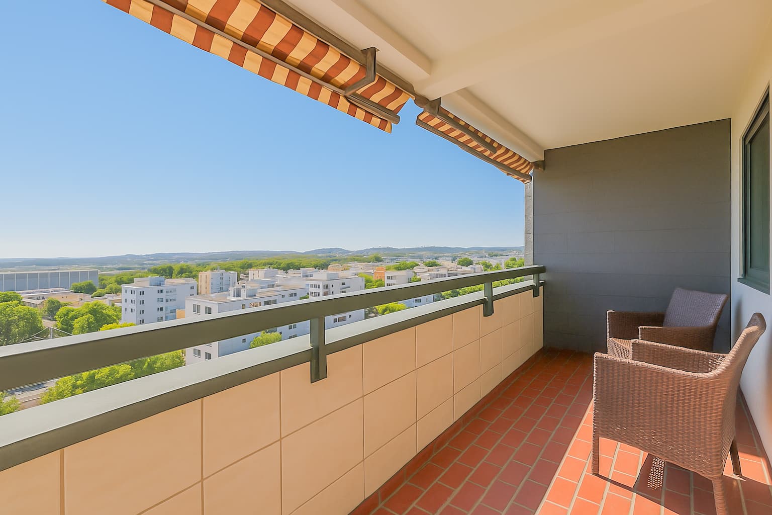 Balkon mit Fernblick HN Clouds