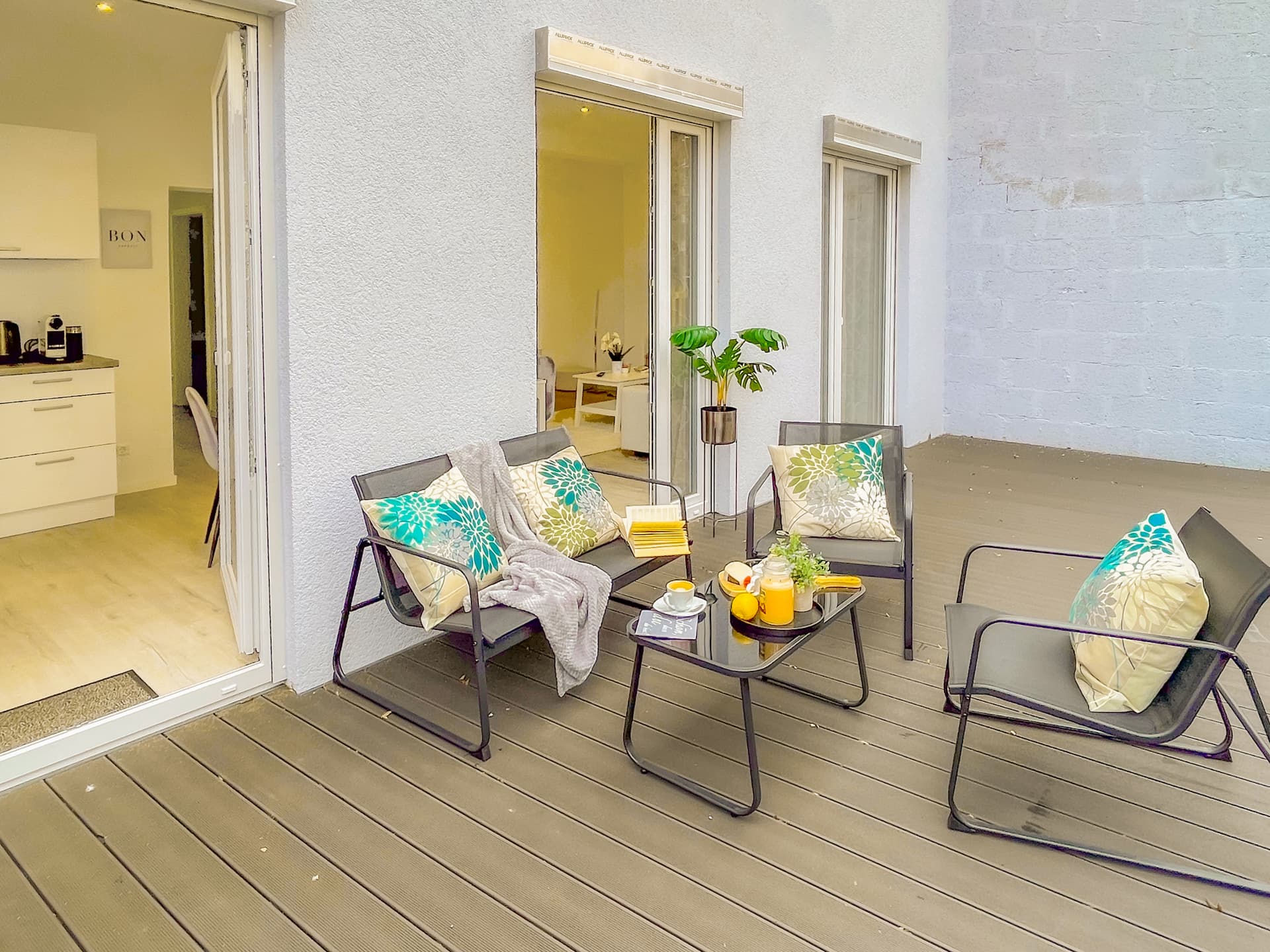 Sonnige Terrasse 27m² Rosenberg Oase