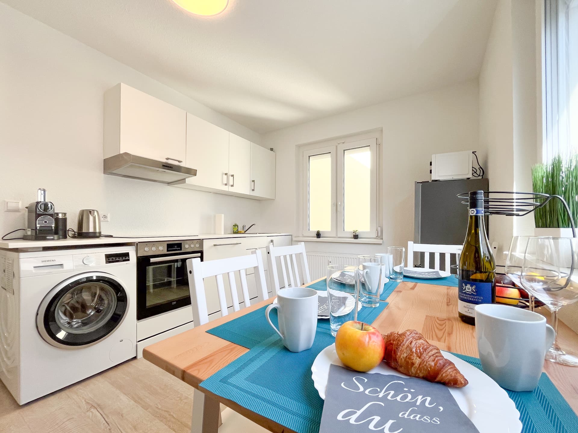 Gebäudeeingang Rosenberg Suite 2