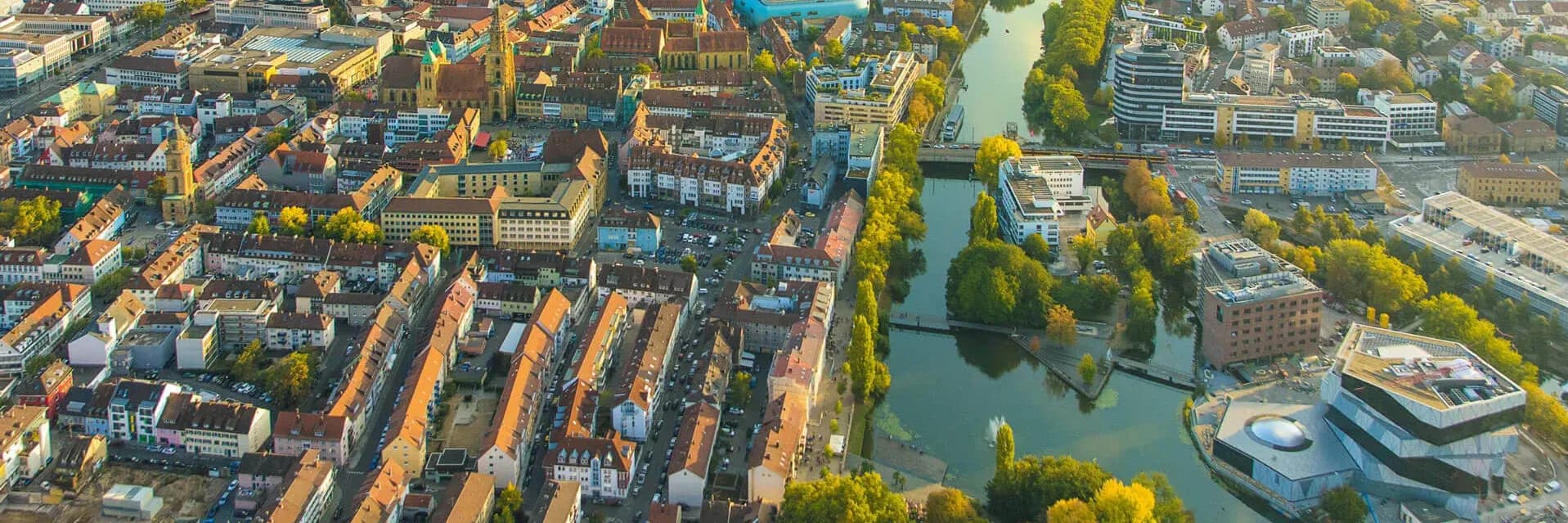 Luftaufnahme Heilbronn Innenstadt mit Neckar und Experimenta